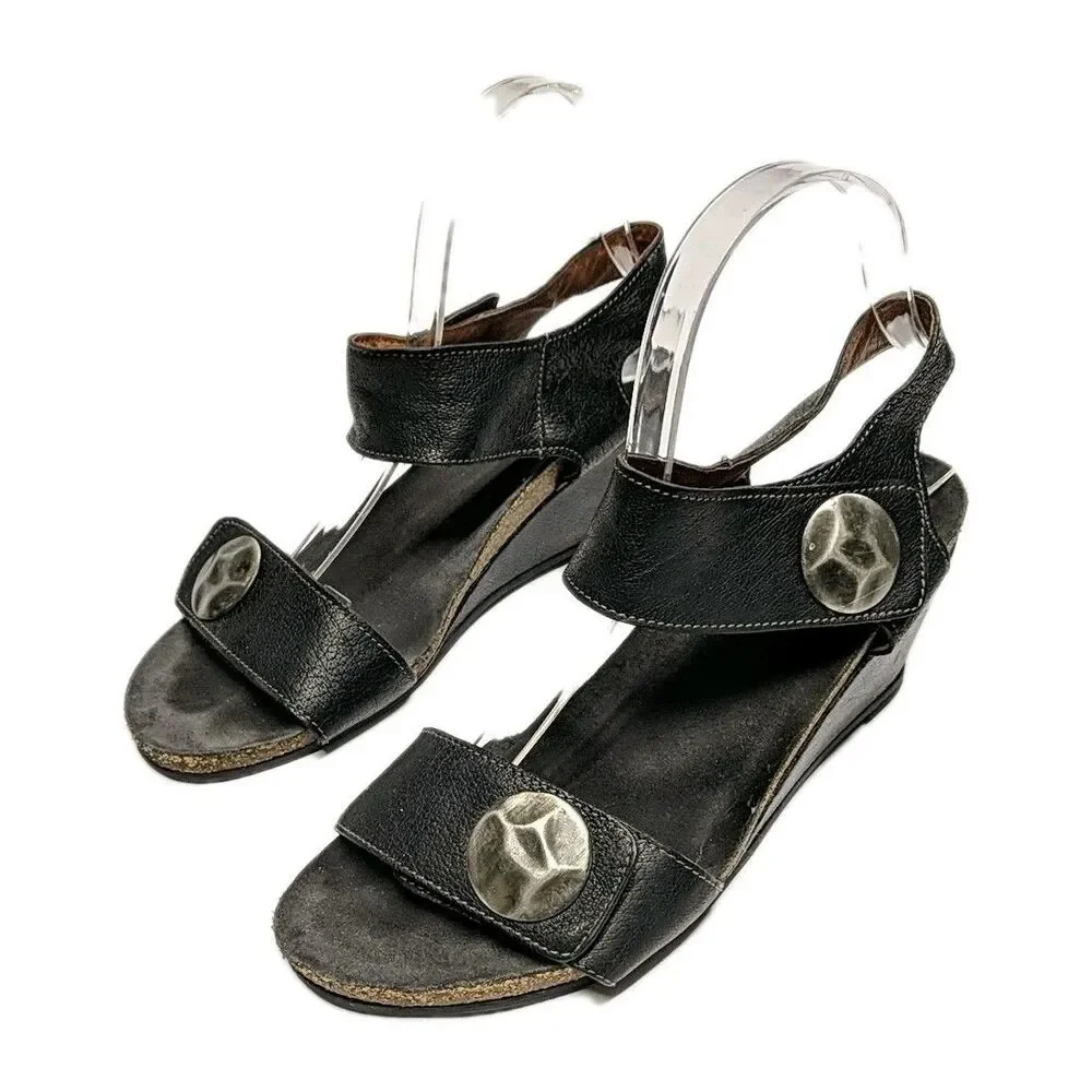 Taos Leather Wedge Sandals Style #3209 Women 40 Black Metal Detail US 9